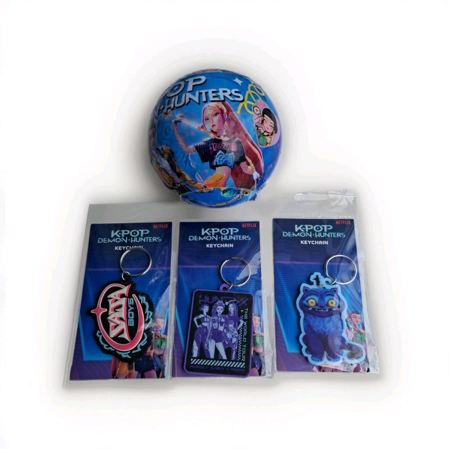 K-POP Demon Hunters Surprise Ball + 3 Keyrings- NEXFLIX Collectibles